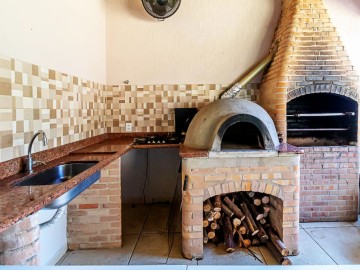 CHURRASQUEIRA E FORNO  LENHA