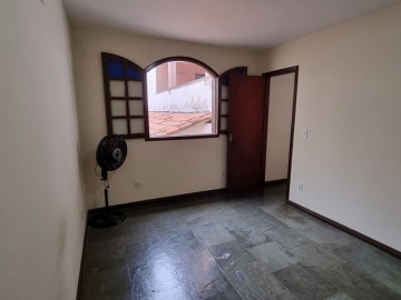 Quarto 2 casa dos fundos